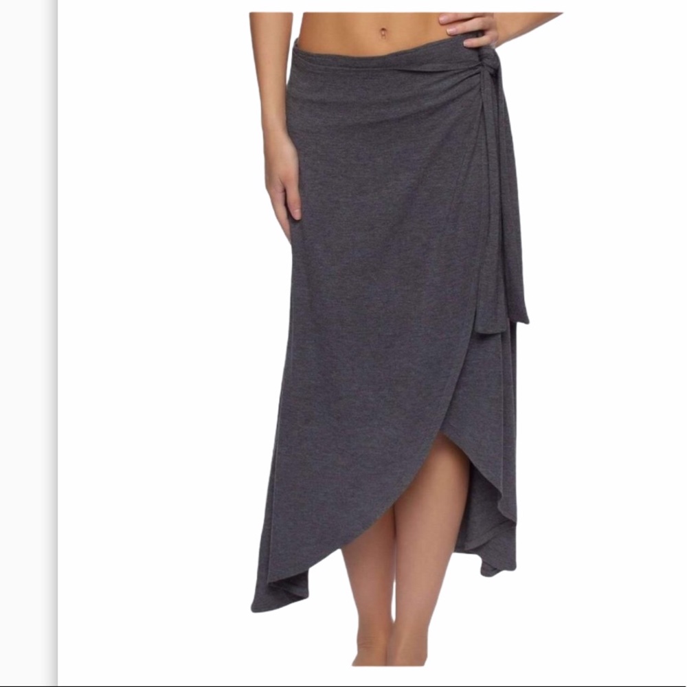 NWT Multi Style Dress/Skirt. 5 ways to wear. L